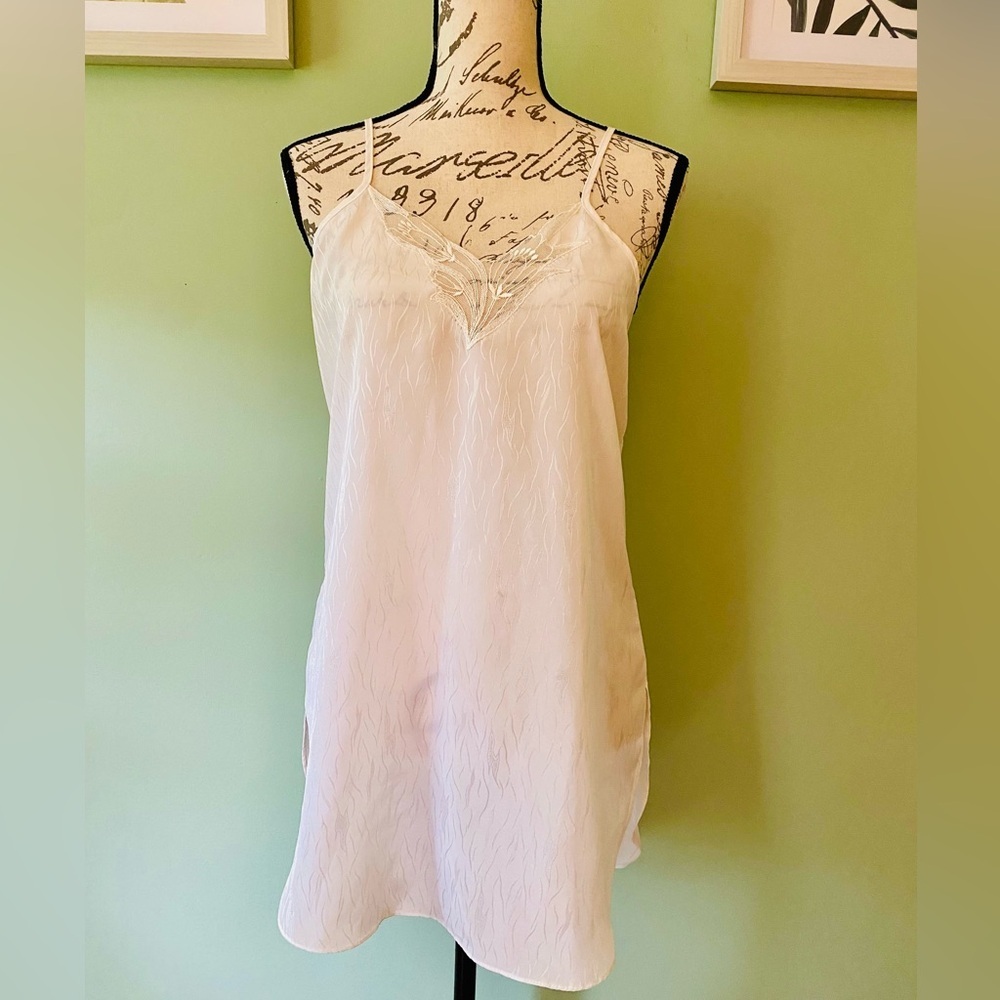 Elegant White Lace Trim Chemise Nightgown